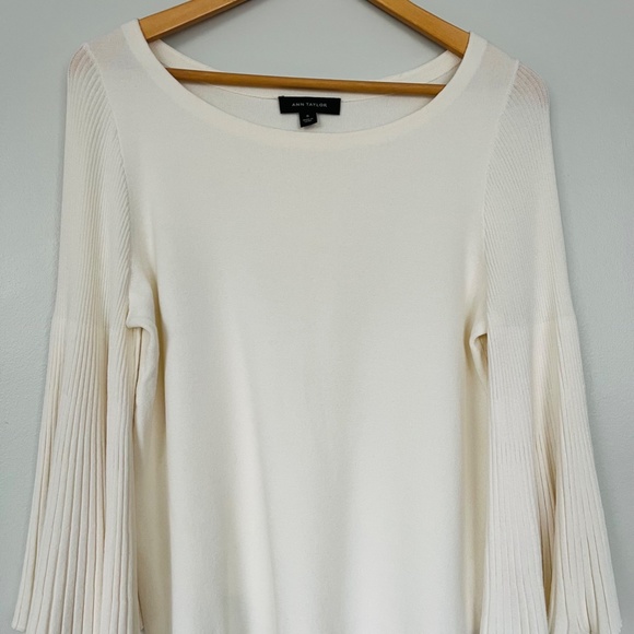 Ann Taylor white top with pleated bell sleeves, size M - Picture 2 of 4